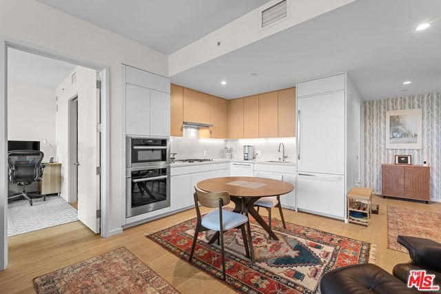 877 Francisco Street 1112, Los Angeles, CA 90017
