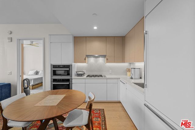 877 Francisco Street 1112, Los Angeles, CA 90017