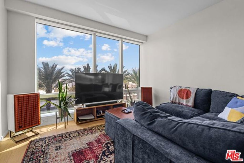 877 Francisco Street 1112, Los Angeles, CA 90017
