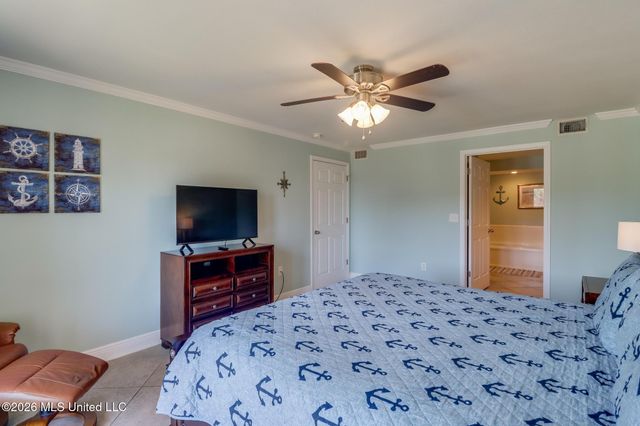 2046 Beach Boulevard, D204, Biloxi, MS 39531
