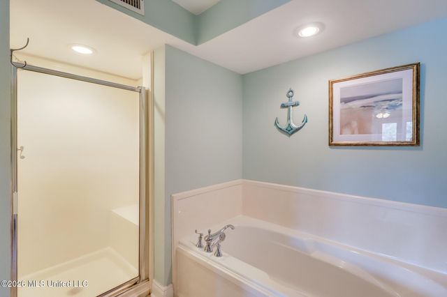 2046 Beach Boulevard, D204, Biloxi, MS 39531