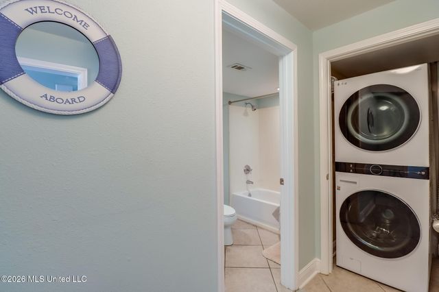2046 Beach Boulevard, D204, Biloxi, MS 39531
