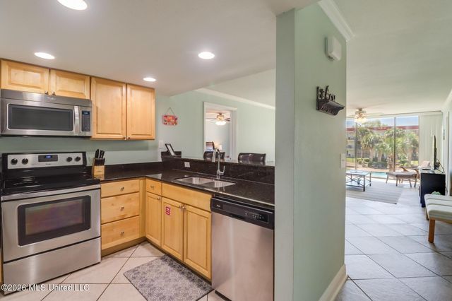 2046 Beach Boulevard, D204, Biloxi, MS 39531