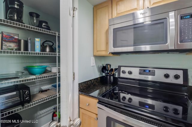 2046 Beach Boulevard, D204, Biloxi, MS 39531