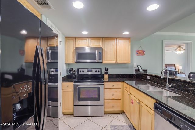 2046 Beach Boulevard, D204, Biloxi, MS 39531