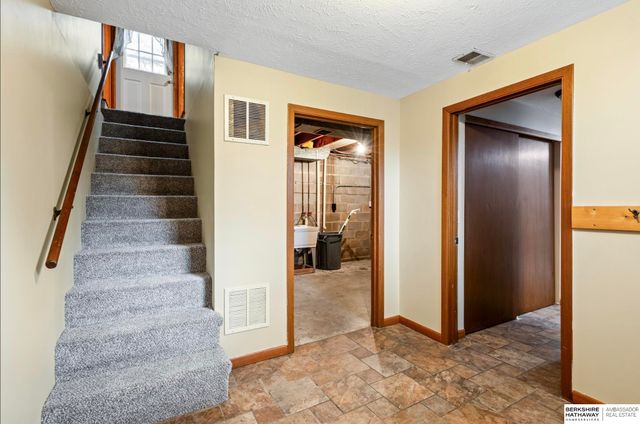 1101 Denver Street, Bellevue, NE 68005