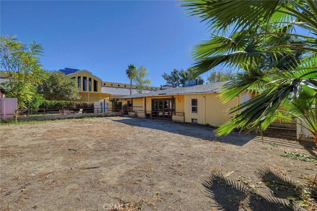 16326 Nordhoff Street, North Hills, CA 91343