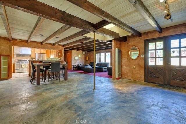 16326 Nordhoff Street, North Hills, CA 91343