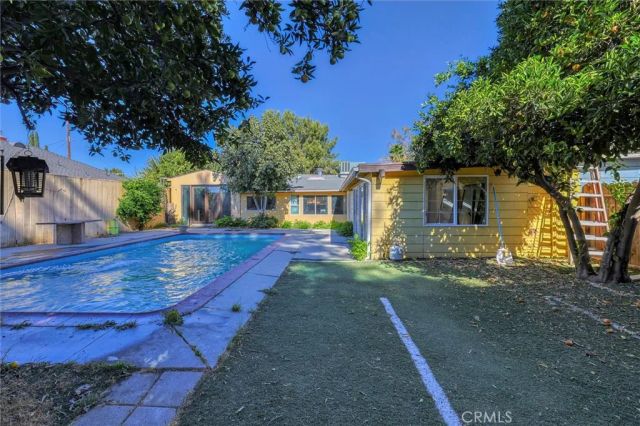 16326 Nordhoff Street, North Hills, CA 91343