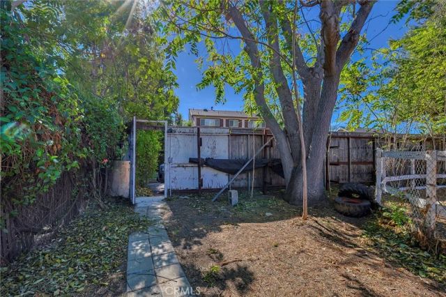 16326 Nordhoff Street, North Hills, CA 91343