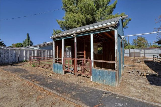 16326 Nordhoff Street, North Hills, CA 91343