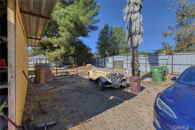 16326 Nordhoff Street, North Hills, CA 91343
