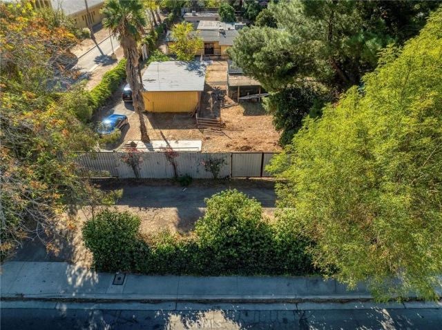 16326 Nordhoff Street, North Hills, CA 91343