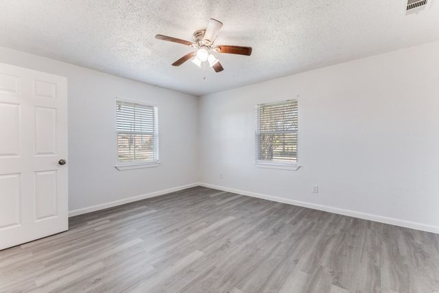 12900 Quail Drive, Balch Springs, TX 75180