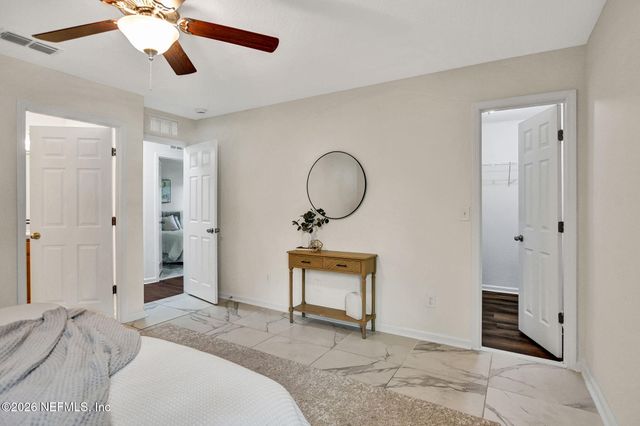 256 AQUARIUS Circle N, Jacksonville, FL 32216