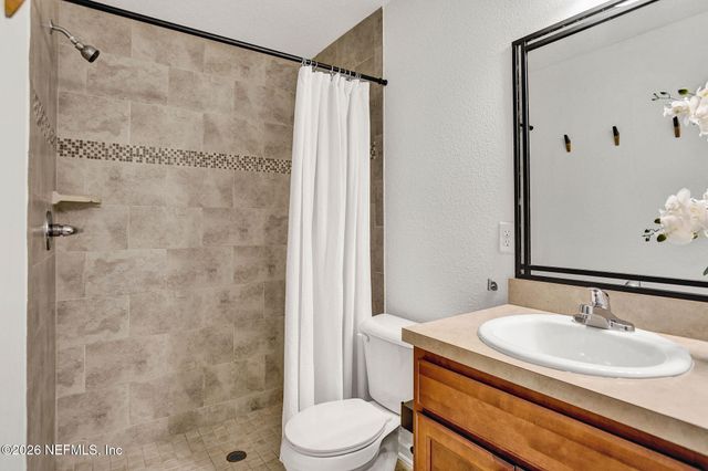 256 AQUARIUS Circle N, Jacksonville, FL 32216