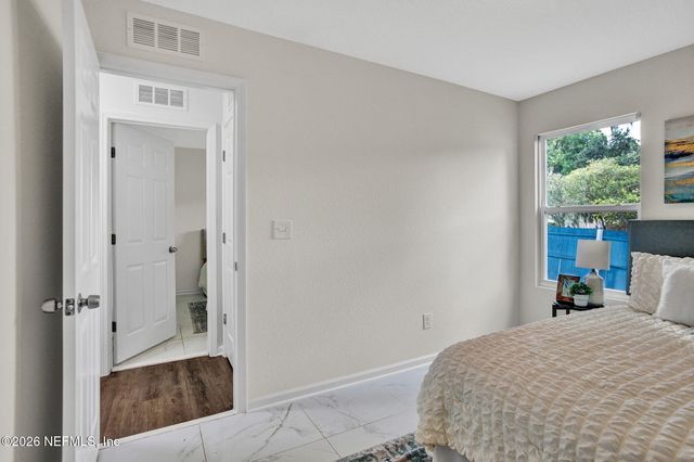 256 AQUARIUS Circle N, Jacksonville, FL 32216
