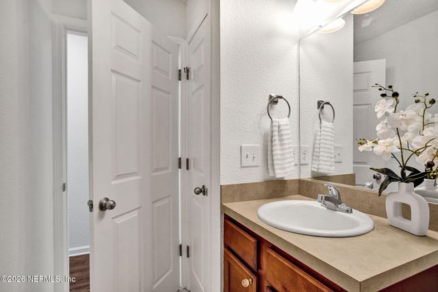 256 AQUARIUS Circle N, Jacksonville, FL 32216
