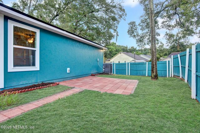 256 AQUARIUS Circle N, Jacksonville, FL 32216
