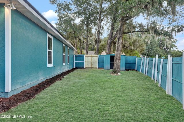 256 AQUARIUS Circle N, Jacksonville, FL 32216