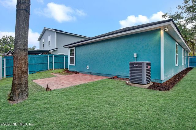 256 AQUARIUS Circle N, Jacksonville, FL 32216