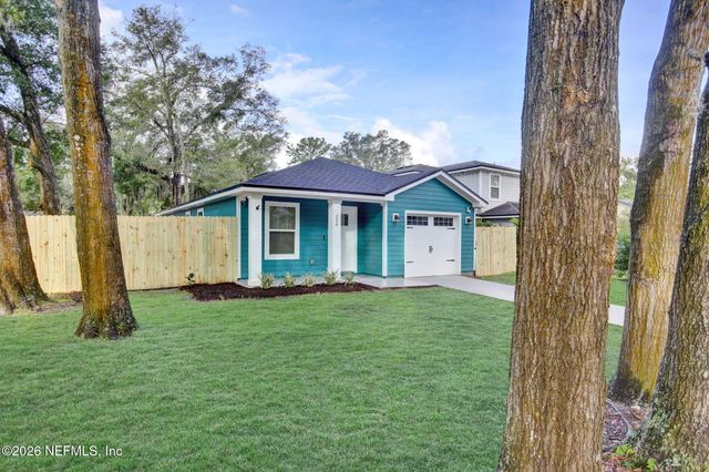 256 AQUARIUS Circle N, Jacksonville, FL 32216