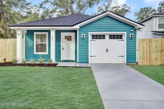 256 AQUARIUS Circle N, Jacksonville, FL 32216
