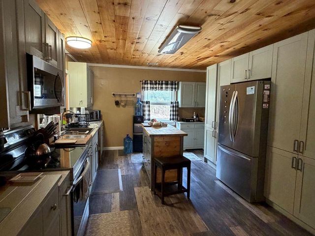 70 Moose Brook Drive, Stoddard, NH 03464