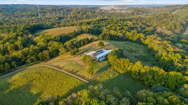 1190 W Ellington Pkwy, Lewisburg, TN 37091