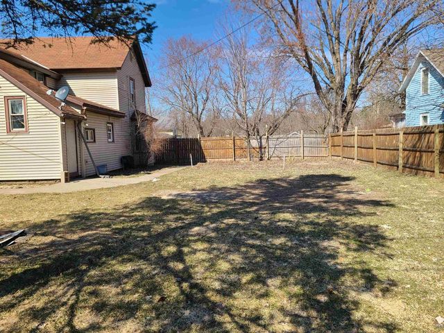 219 E LINCOLN STREET, Augusta, WI 54722