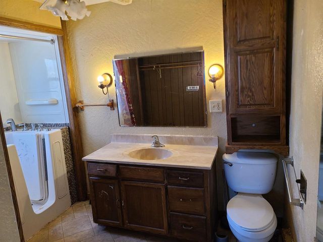 219 E LINCOLN STREET, Augusta, WI 54722