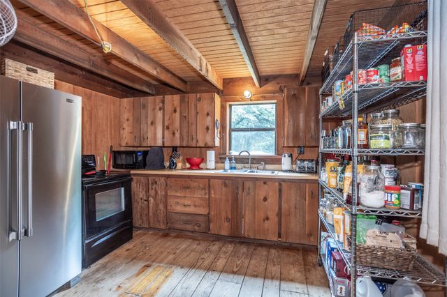 8963 Fm 677 N, St Jo, TX 76265