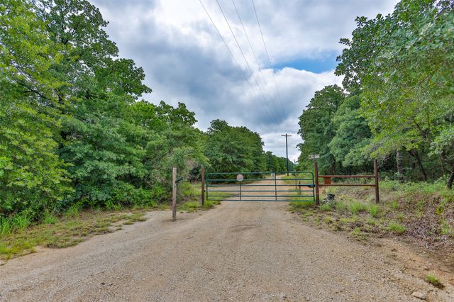 8963 Fm 677 N, St Jo, TX 76265