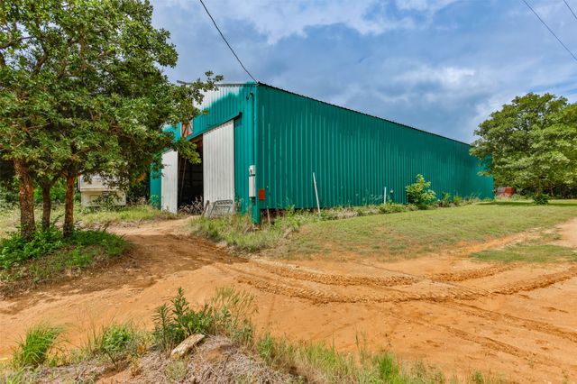 8963 Fm 677 N, St Jo, TX 76265