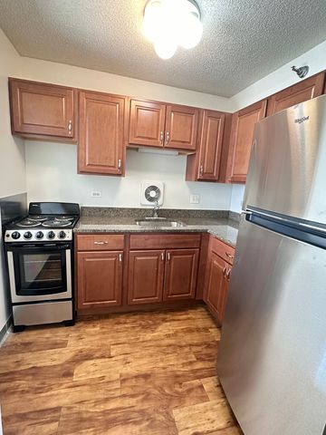 8975 W Golf Road 731, Niles, IL 60714