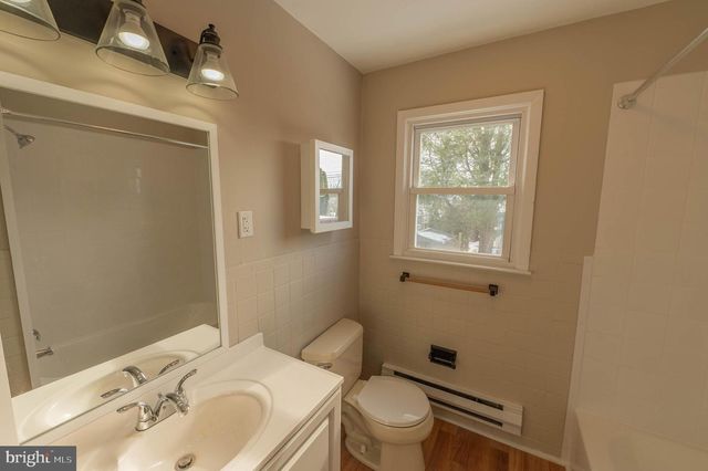 1424 GRACE ST, Allentown, PA 18103