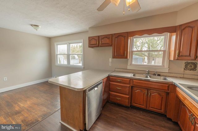 1424 GRACE ST, Allentown, PA 18103