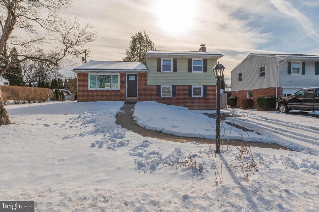 1424 GRACE ST, Allentown, PA 18103