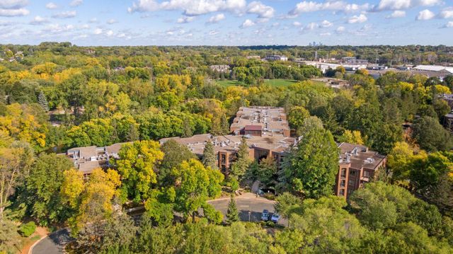 5601 Dewey Hill Road 210, Edina, MN 55439