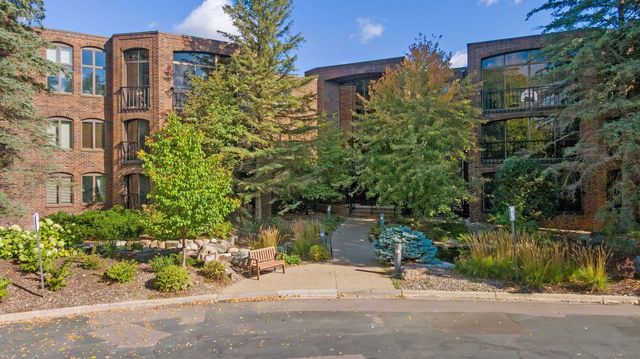 5601 Dewey Hill Road 210, Edina, MN 55439