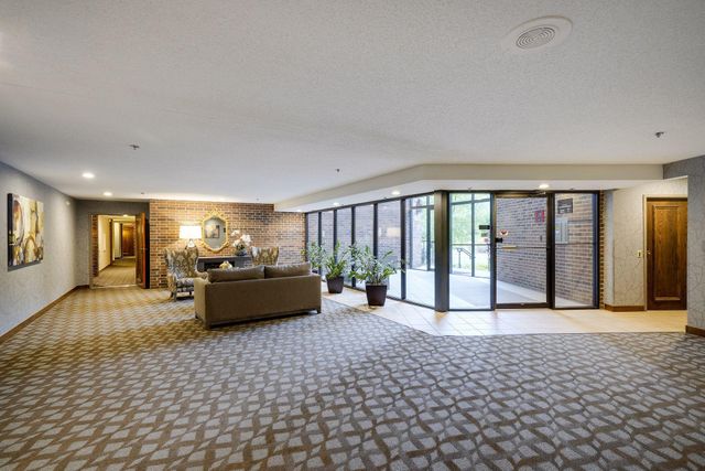 5601 Dewey Hill Road 210, Edina, MN 55439