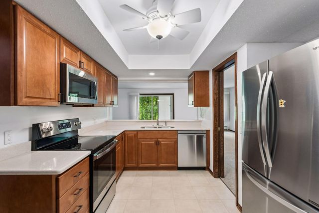 5601 Dewey Hill Road 210, Edina, MN 55439
