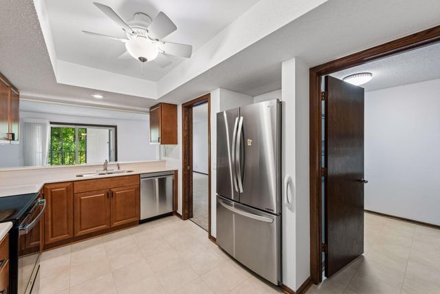 5601 Dewey Hill Road 210, Edina, MN 55439