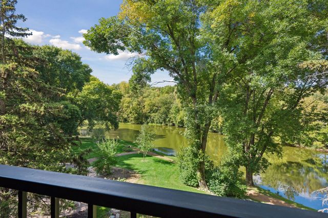 5601 Dewey Hill Road 210, Edina, MN 55439