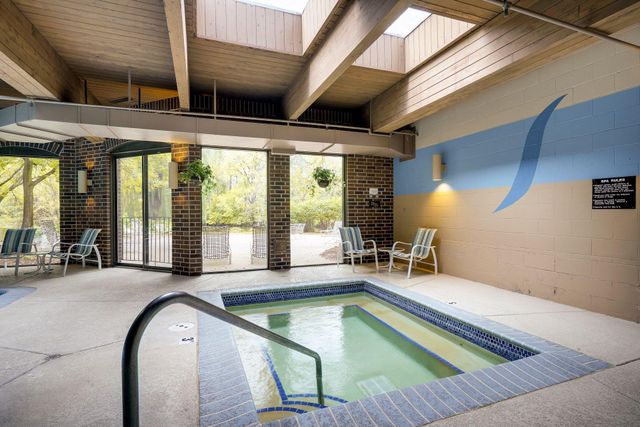 5601 Dewey Hill Road 210, Edina, MN 55439