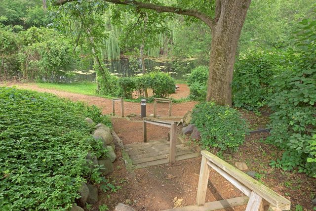 5601 Dewey Hill Road 210, Edina, MN 55439
