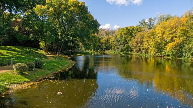 5601 Dewey Hill Road 210, Edina, MN 55439