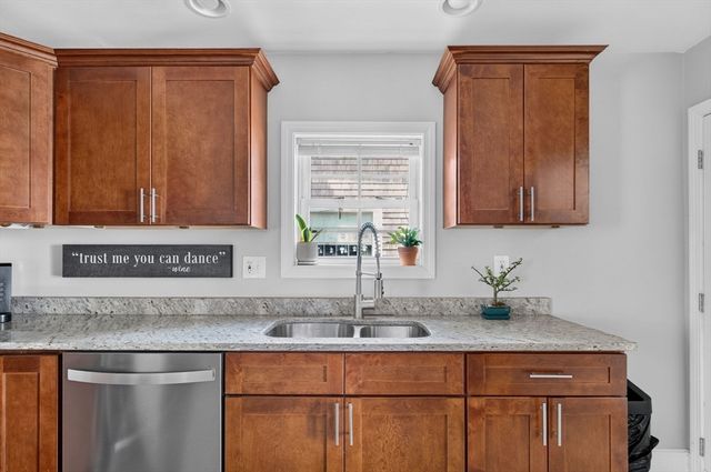 31 Chancery St, New Bedford, MA 02740