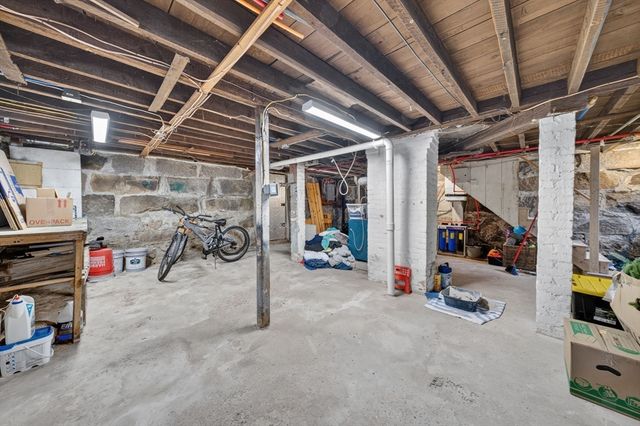 31 Chancery St, New Bedford, MA 02740