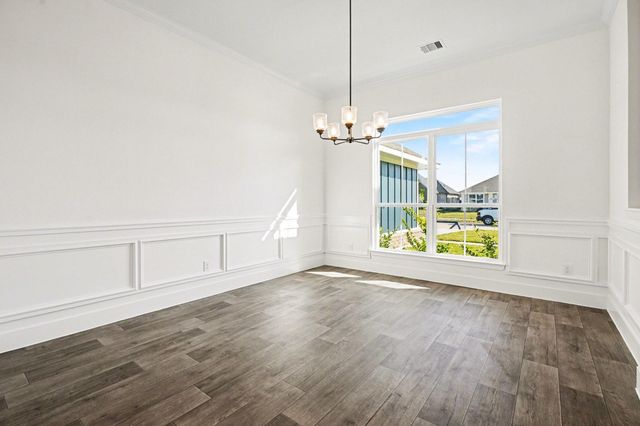 1 Keystone Court, Angleton, TX 77515